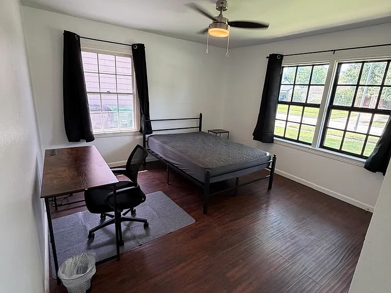 3439 Wentworth St #A6 — Photo 1