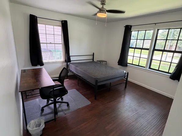 3439 Wentworth St, Houston, TX 77004