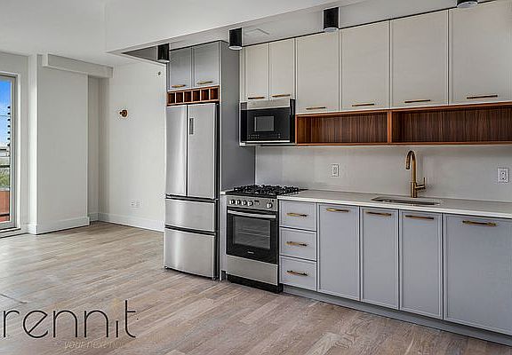 2nd image of 933 Rogers Ave #5B