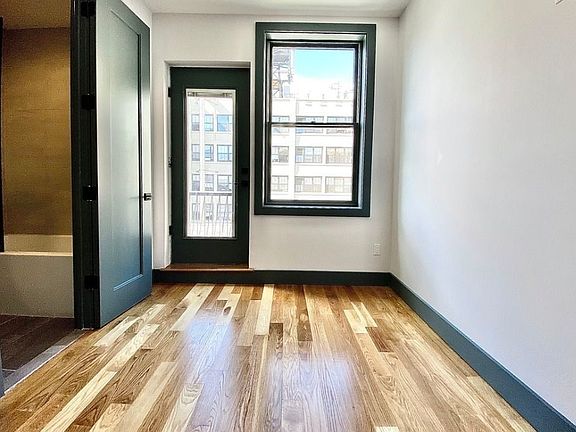5th image of 356 Bedford Ave APT 3A