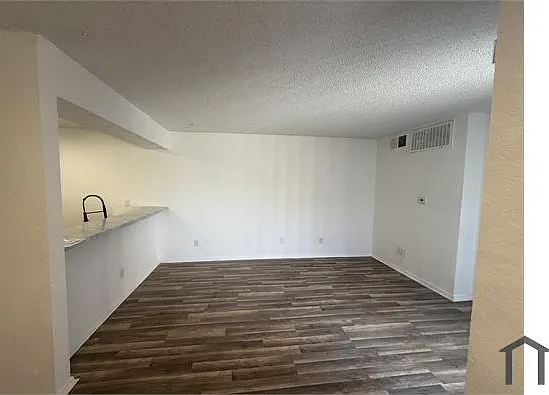 9813 Walnut St #302 — Photo 1