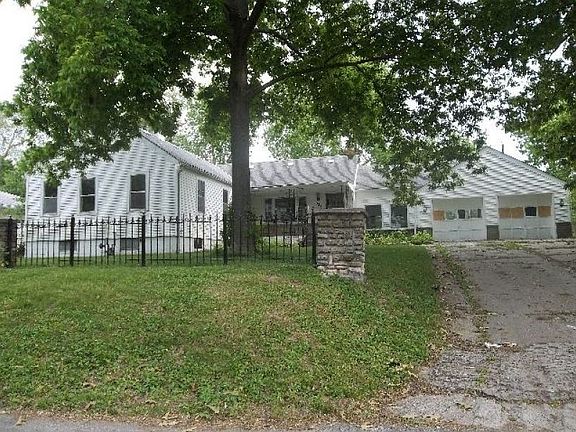 2nd image of 1025 E Smith Ave