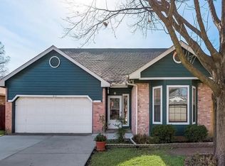 812 Melville Dr, Arlington, TX 76015