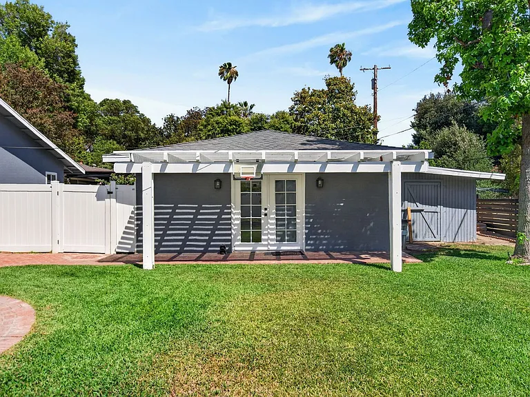 4260 Maplewood Pl — Photo 31