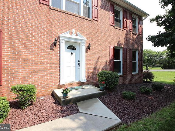 5th image of 1824 Elizabeth Ct