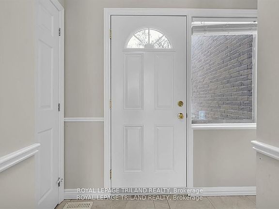 2nd image of 624 Wonderland Rd N