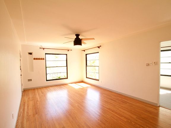 5th image of 3043 Fenelon St #A