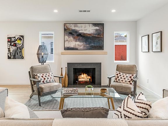 2nd image of 3840 Somerset Dr