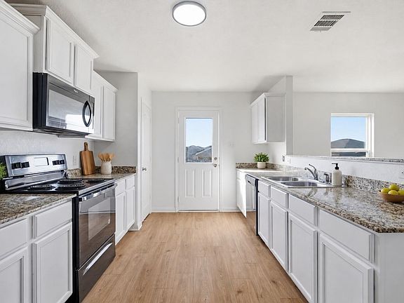 2nd image of 1013 Woodward Ct