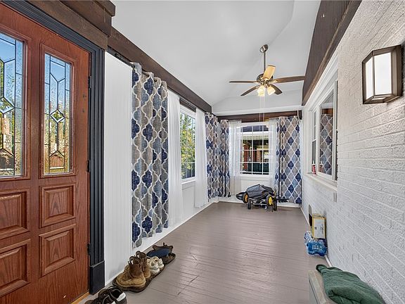 3rd image of 3314 Francisco St