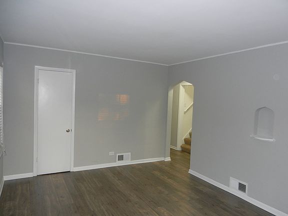 3rd image of 11043 S Avenue M