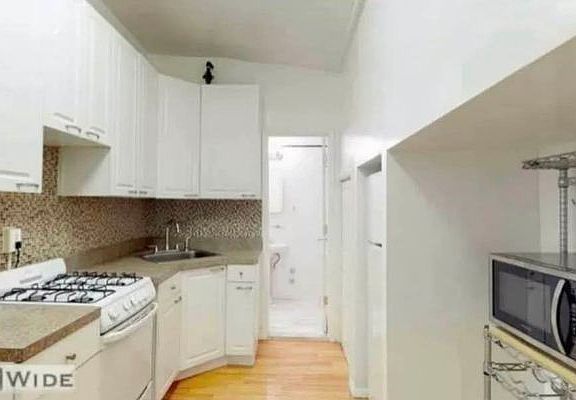 3rd image of 463 Columbus Ave #3C