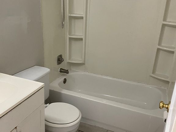 2217 Wood Bathroom(1)_12102022