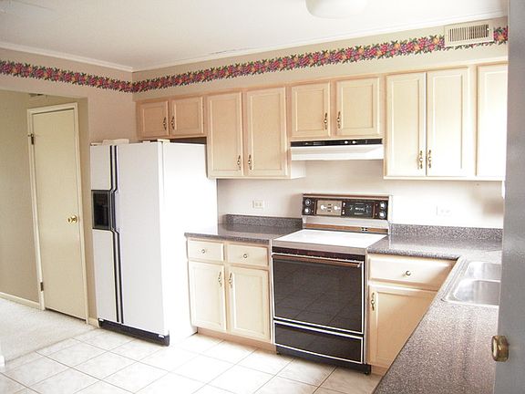 4th image of 9477 Bay Colony Dr APT 3S