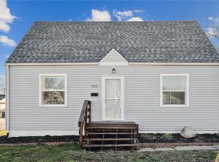 700 Knoll St SE, Cedar Rapids, IA 52403