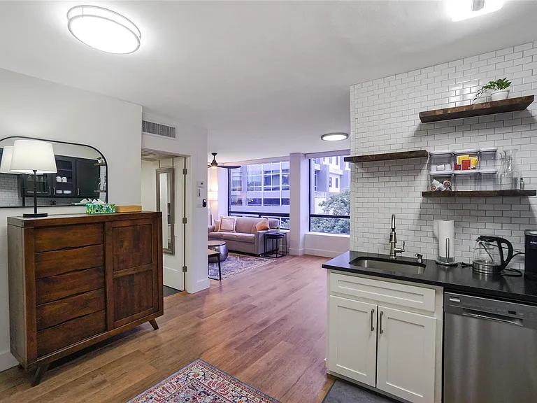 1212 Guadalupe St #310 — Photo 2