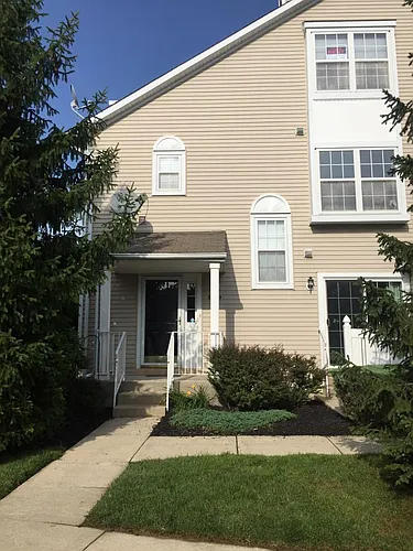 6204 Preston Way Photo 1