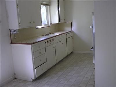 4th image of 700 Oakland Ave