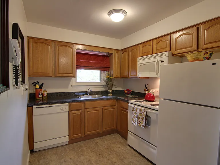 Kimberwyck Village Apartments — Photo 10