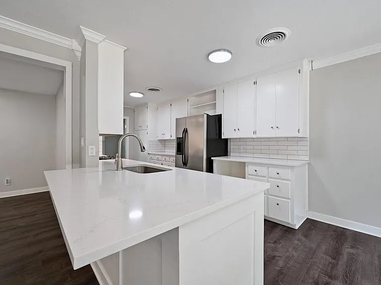 5903 Highland Hills Dr — Photo 15