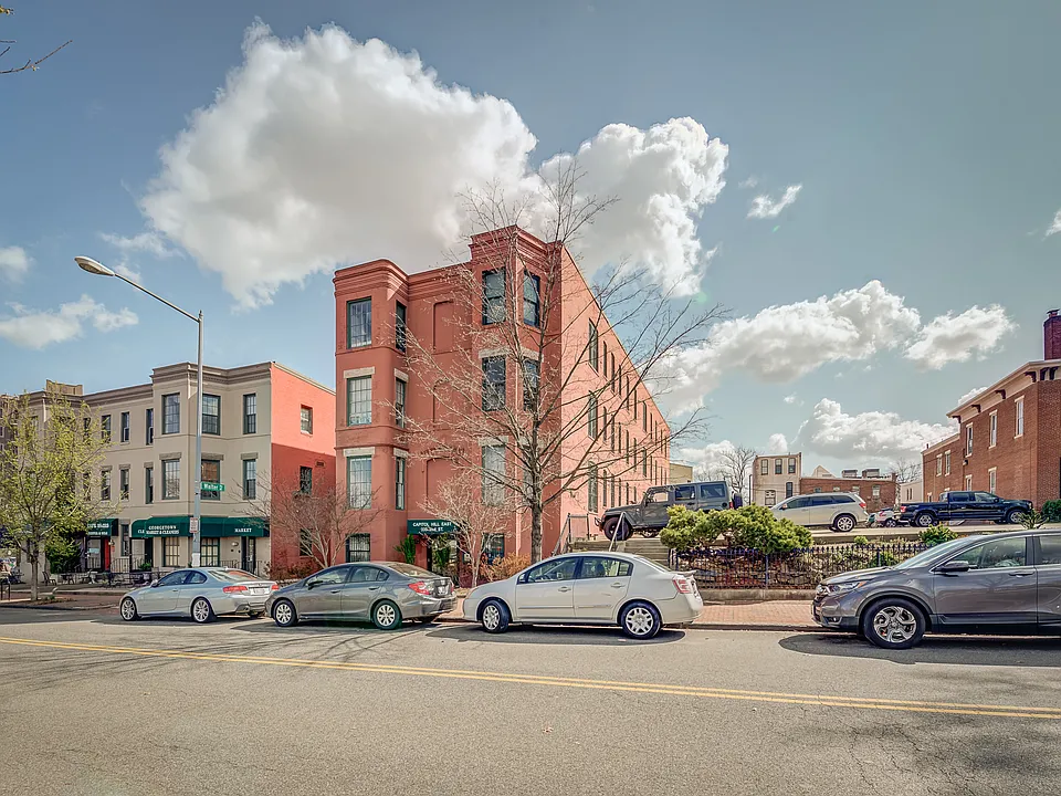 333 2nd St NE #1