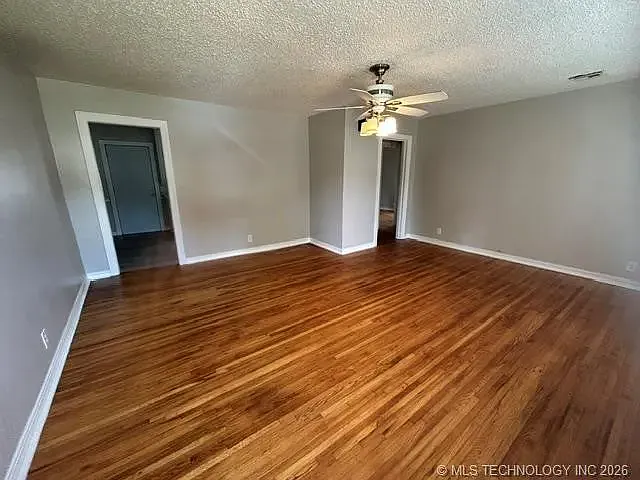 2 bed, 807 sqft, $1,300 — Photo 3