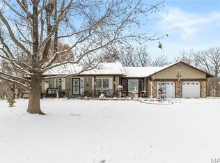 213 Lincoln Ln, Winfield, MO 63389