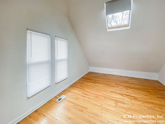 3rd image of 3250 N Lakewood Ave APT 2F