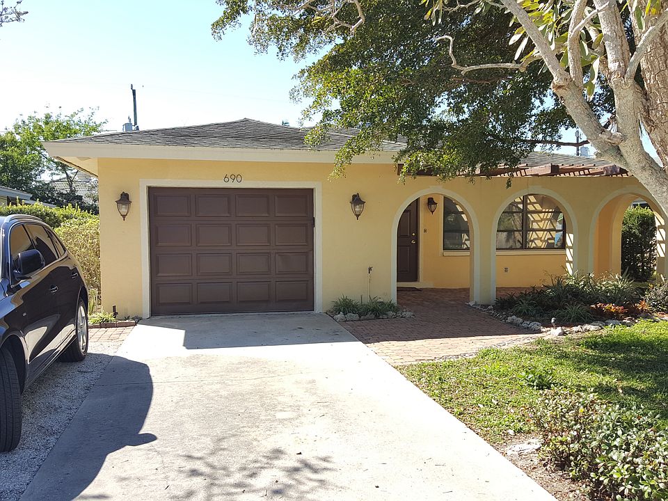 Garage and Side Parking