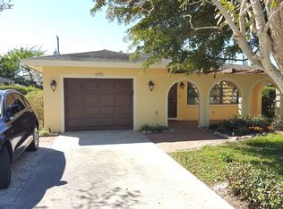 690 93rd Ave N, Naples, FL 34108