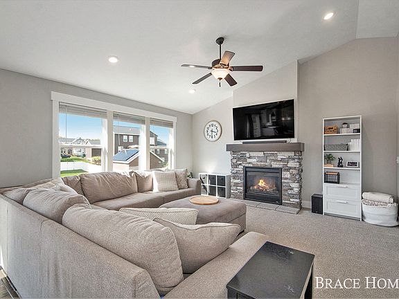 5th image of 6571 Maria Dr