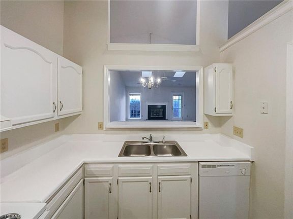 5th image of 3131 High Bridge Cir