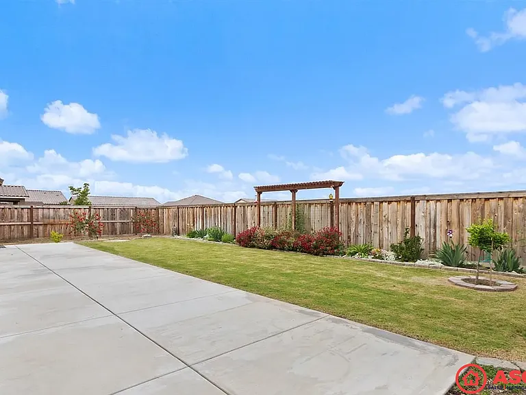8209 Coral Point Ct — Photo 16