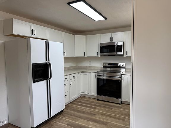 4th image of 15838 Pierce Rd