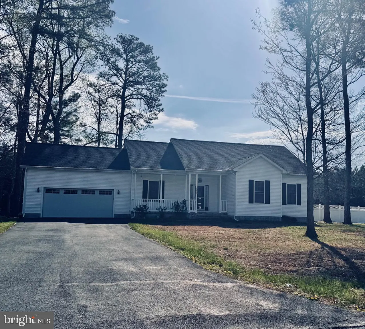 5490 Foxshire Dr photo 1