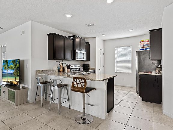 5th image of 11333 SW Patterson Street
