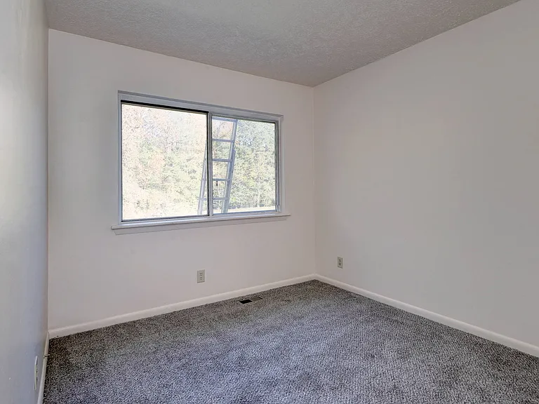 4043 Midlands Rd — Photo 20
