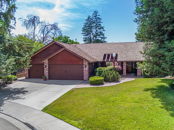 2nd image of 243 S Cottonwood Ct
