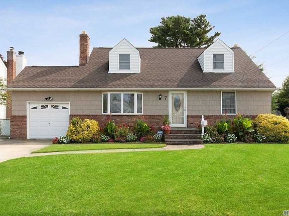 2nd image of 7 Cornwall Ln
