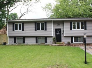 1505 W Elm St, McHenry, IL 60051