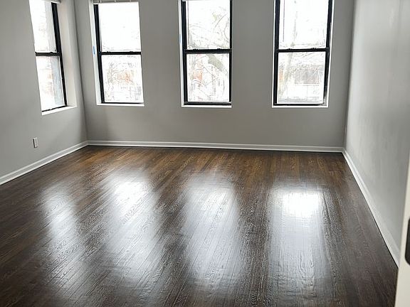 4th image of 11038 S Vernon Ave #3