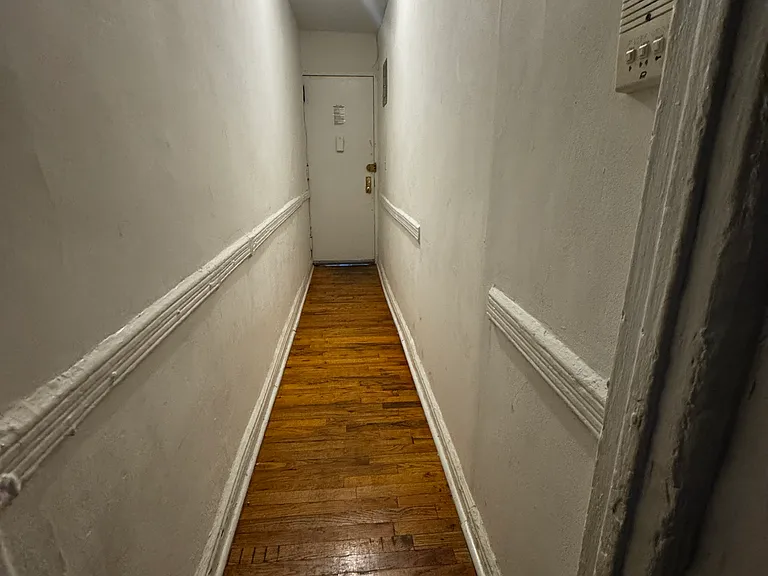 207 E 5th St #2 — Photo 8