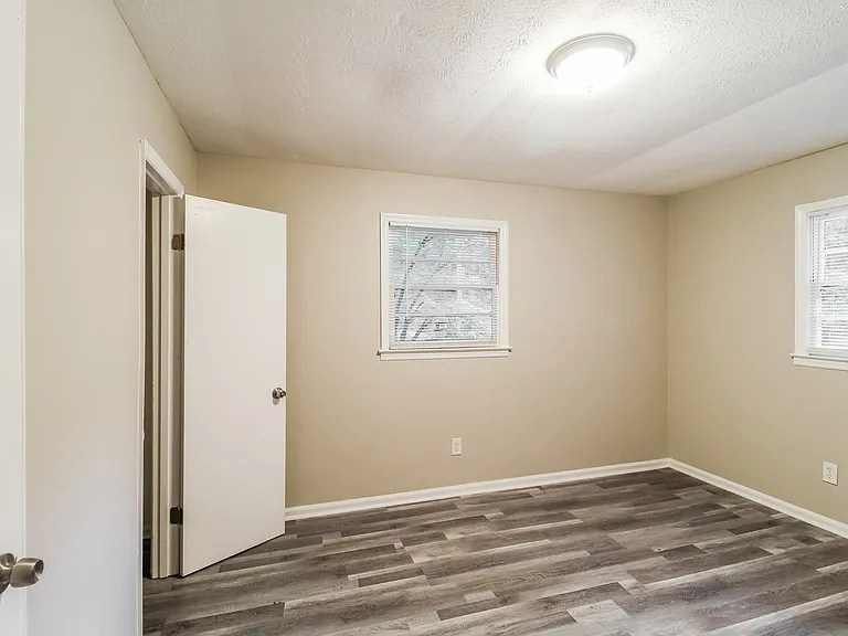 135 Wildwood Dr — Photo 18