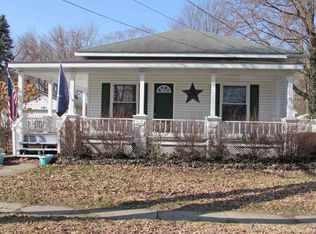 417 N Line St, Chesaning, MI 48616