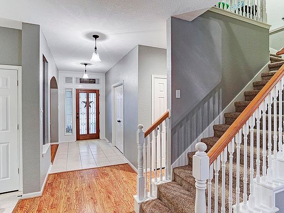 2nd image of 20814 Newbury Park Dr