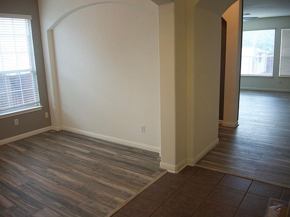 5th image of 2321 National Park Blvd