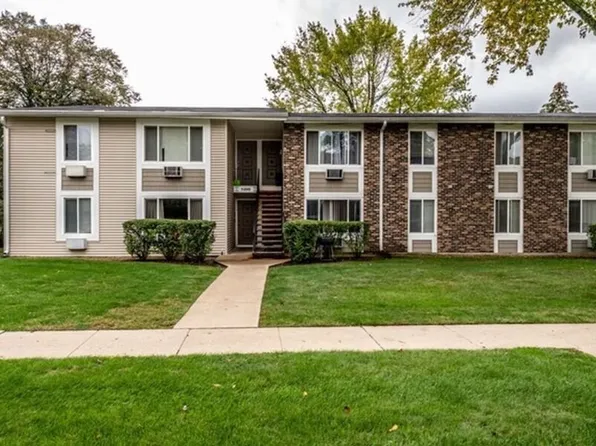1700 Light Rd APT 108, Oswego, IL 60543