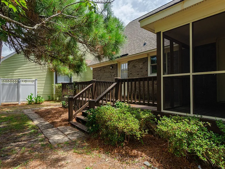 717 Sloop Pointe Ln — Photo 31