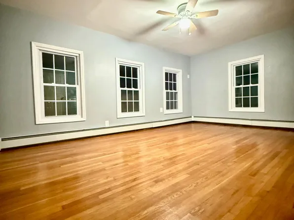 9 Arlington Place # Fl 2nd, Newburgh, NY 12550