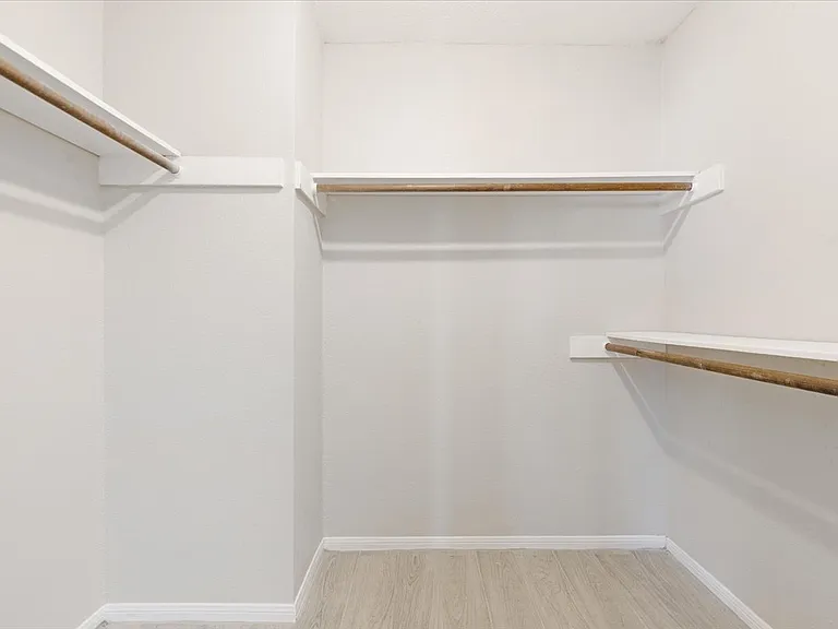 10254 Bridgeland Ln — Photo 15